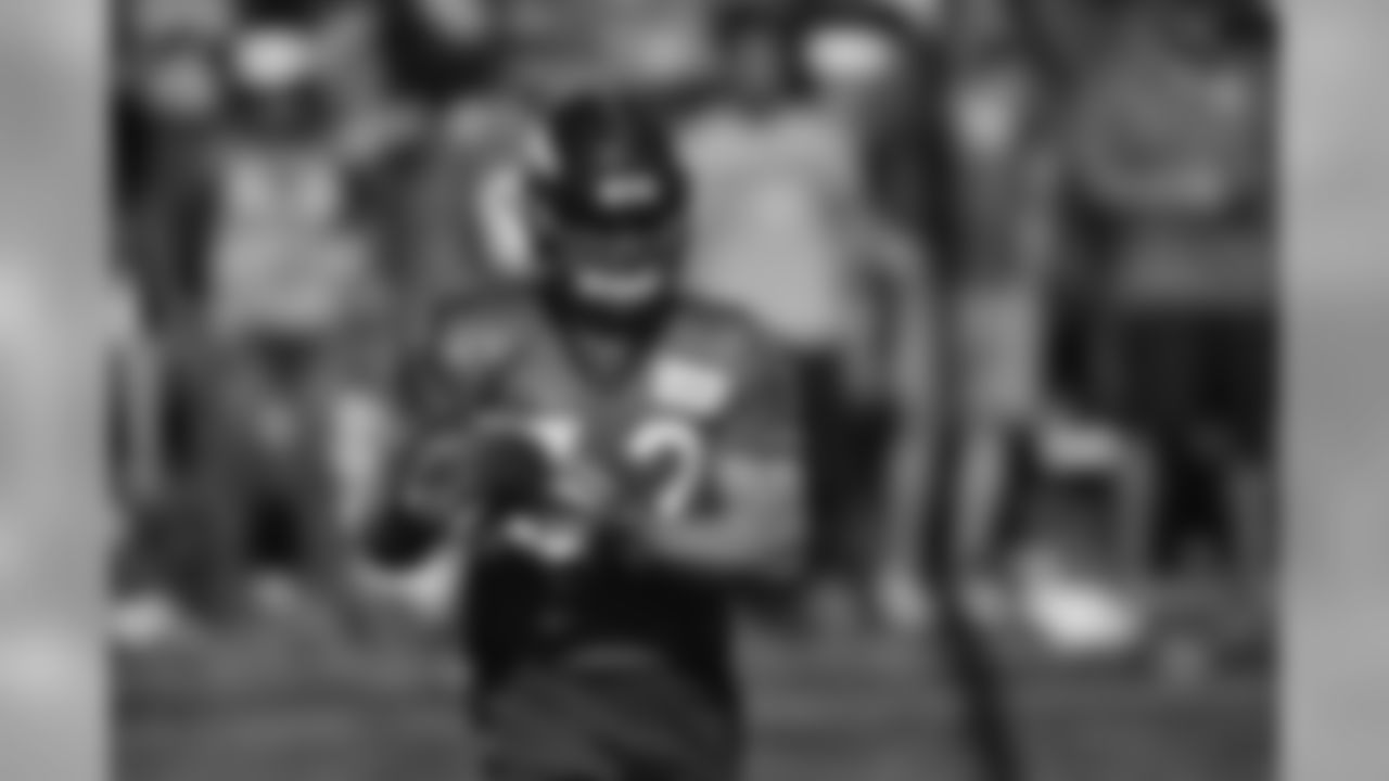 FB 32 Andy Janovich