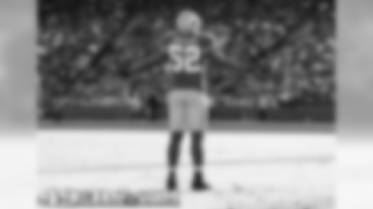 LB Patrick Willis