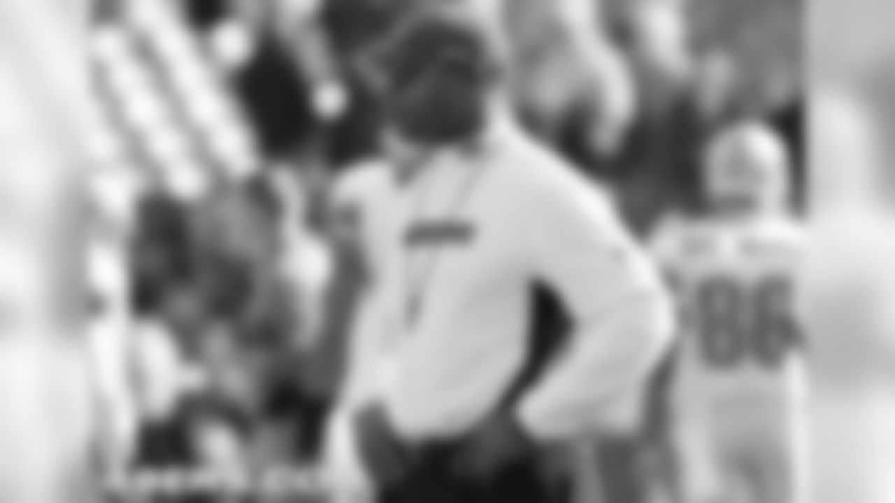 Head coach Mike Singletary