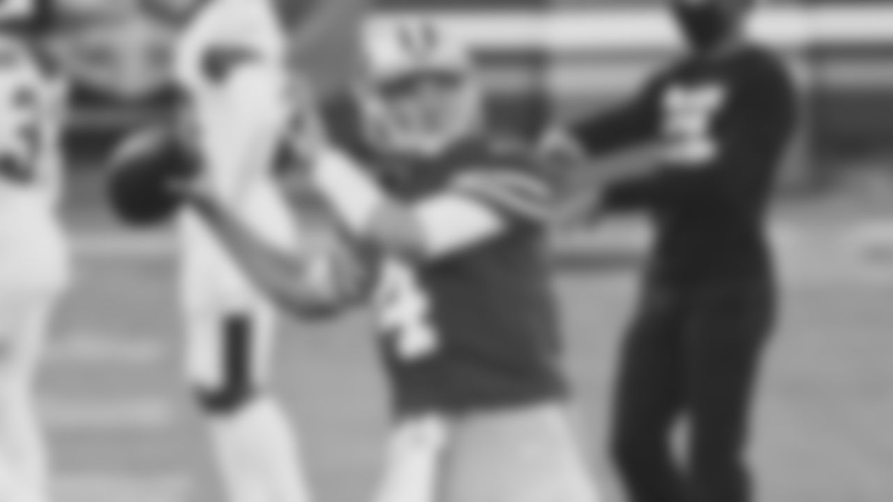 QB Nick Mullens