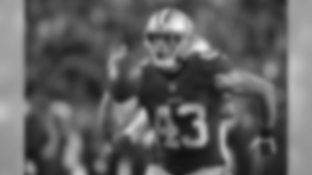 Craig Dahl seals the 49ers season-ending victory by recording the team's third interception of Ryan Lindley late in the fourth quarter.