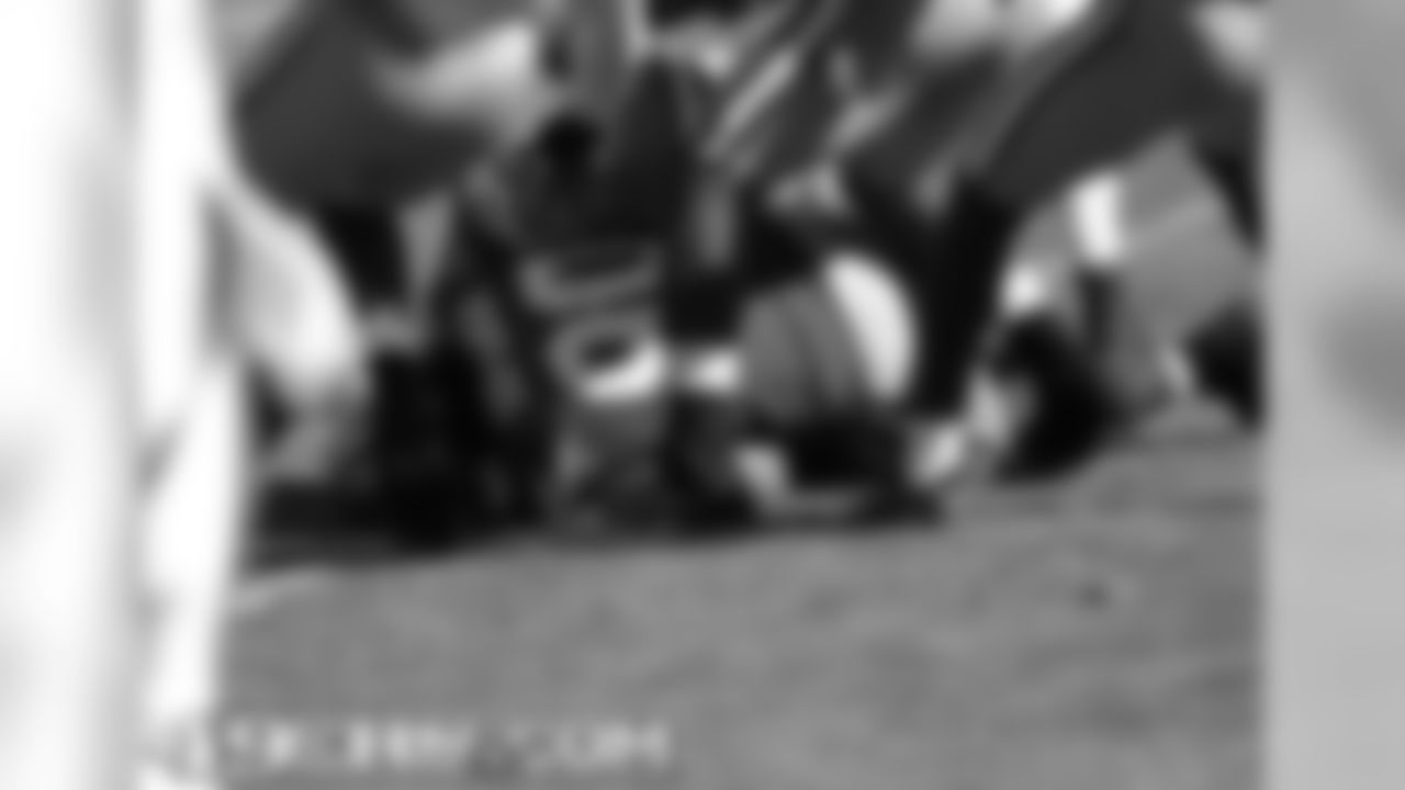 NT Isaac Sopoaga recovers a fumble