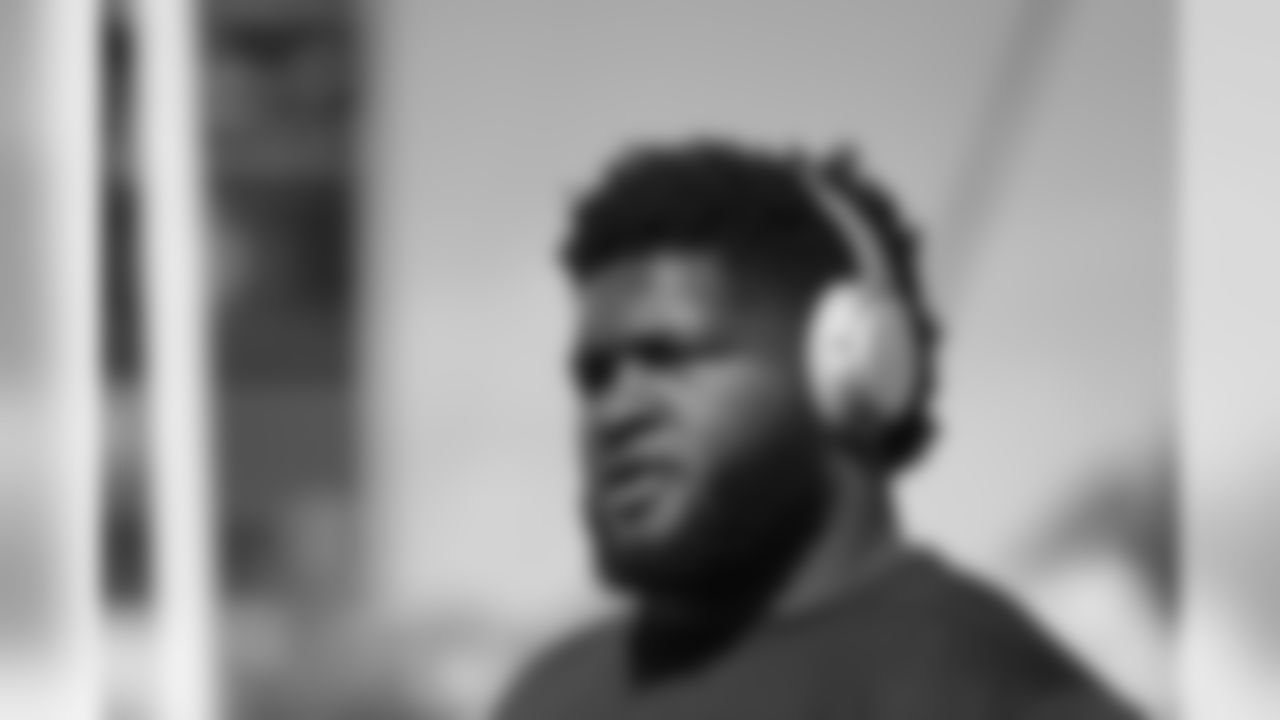 DL D.J. Jones