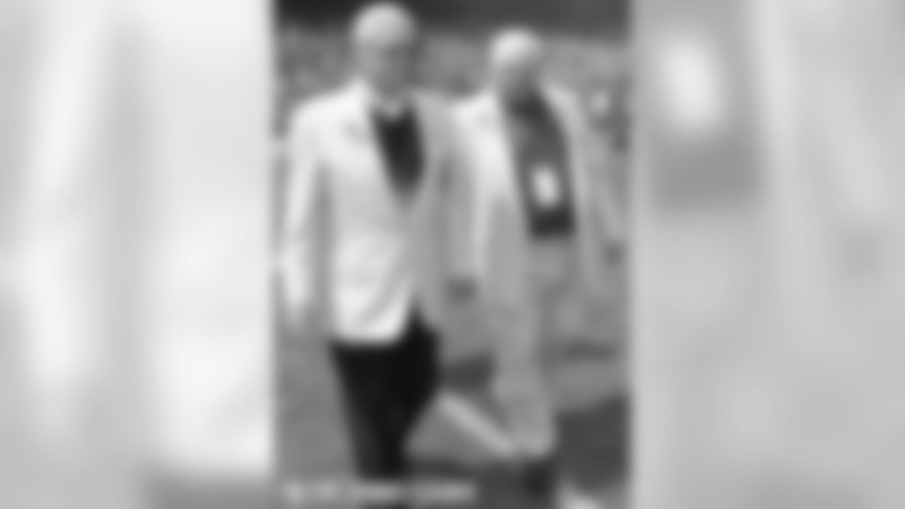 49ers Honorary Team Captains Hugh McElhenny and Y.A. Tittle