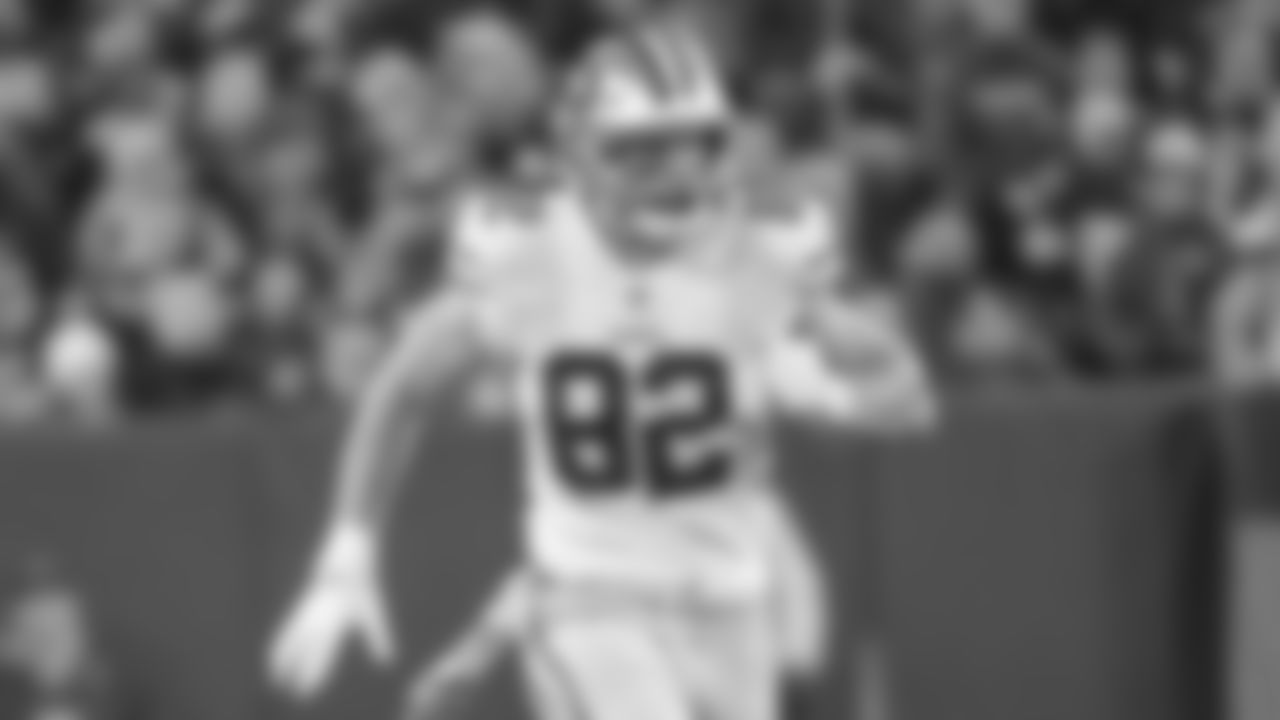 TE Ross Dwelley
