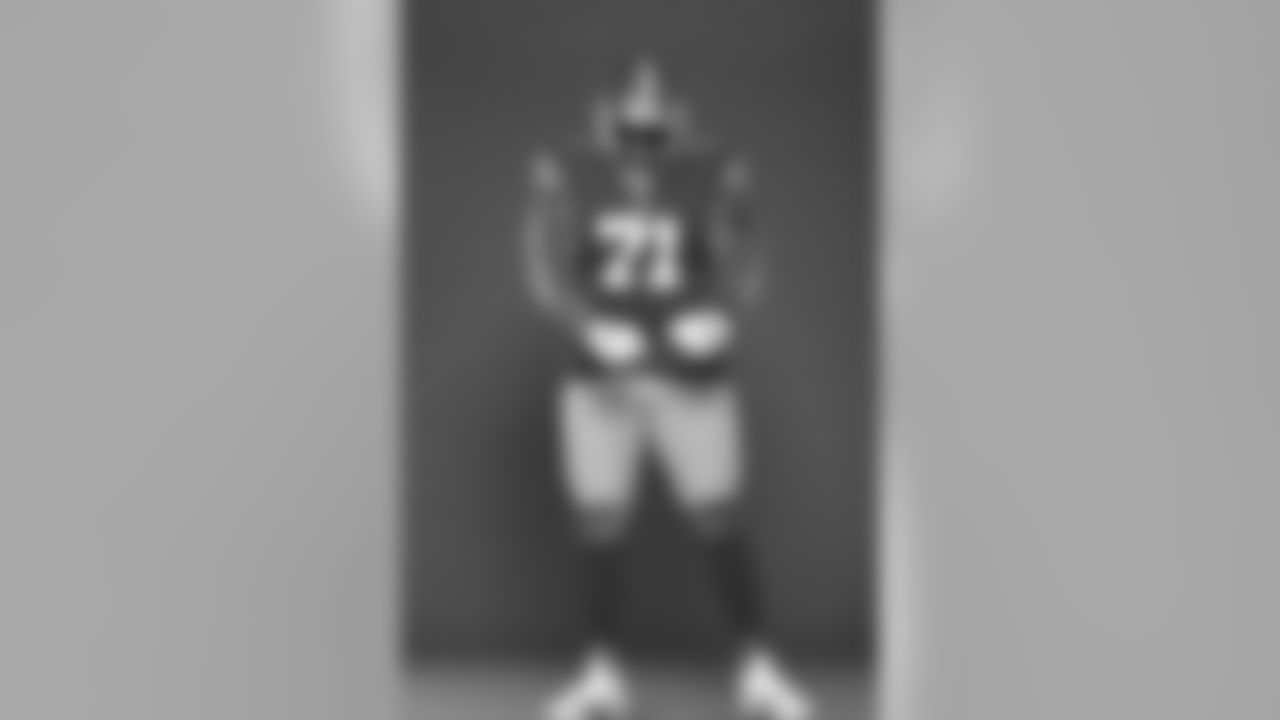 T Trent Williams