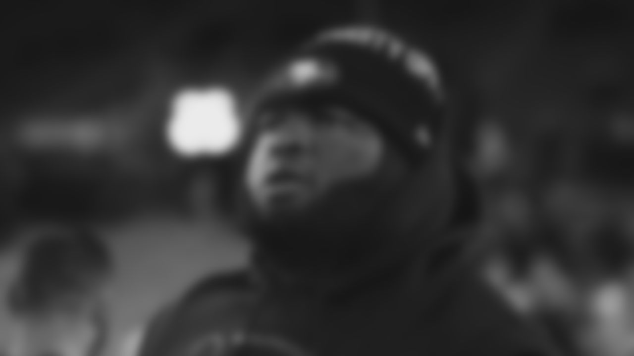 DL D.J. Jones