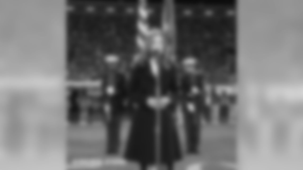 National Anthem Sung by Miss America 2009, Katie Stam