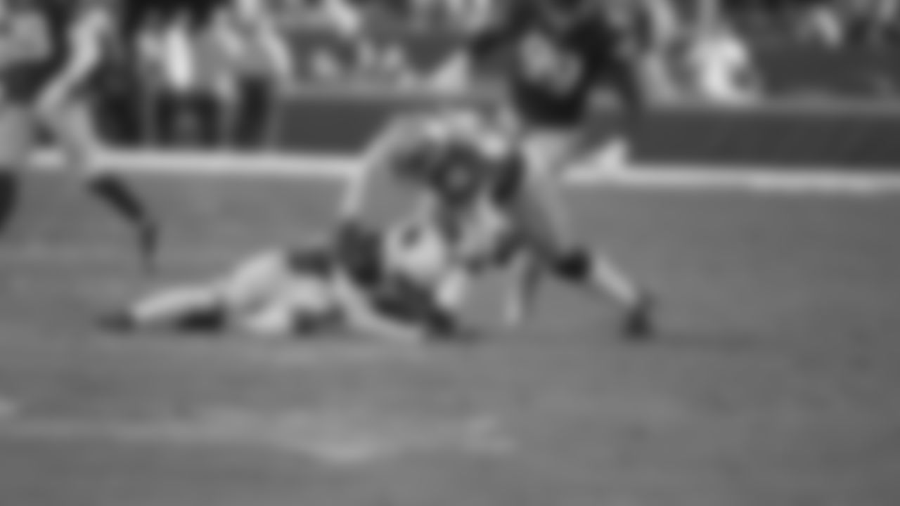 DL Dee Ford
