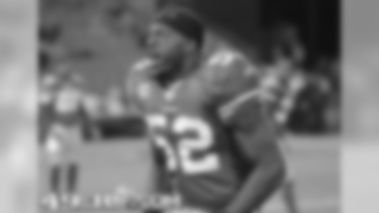 LB Patrick Willis