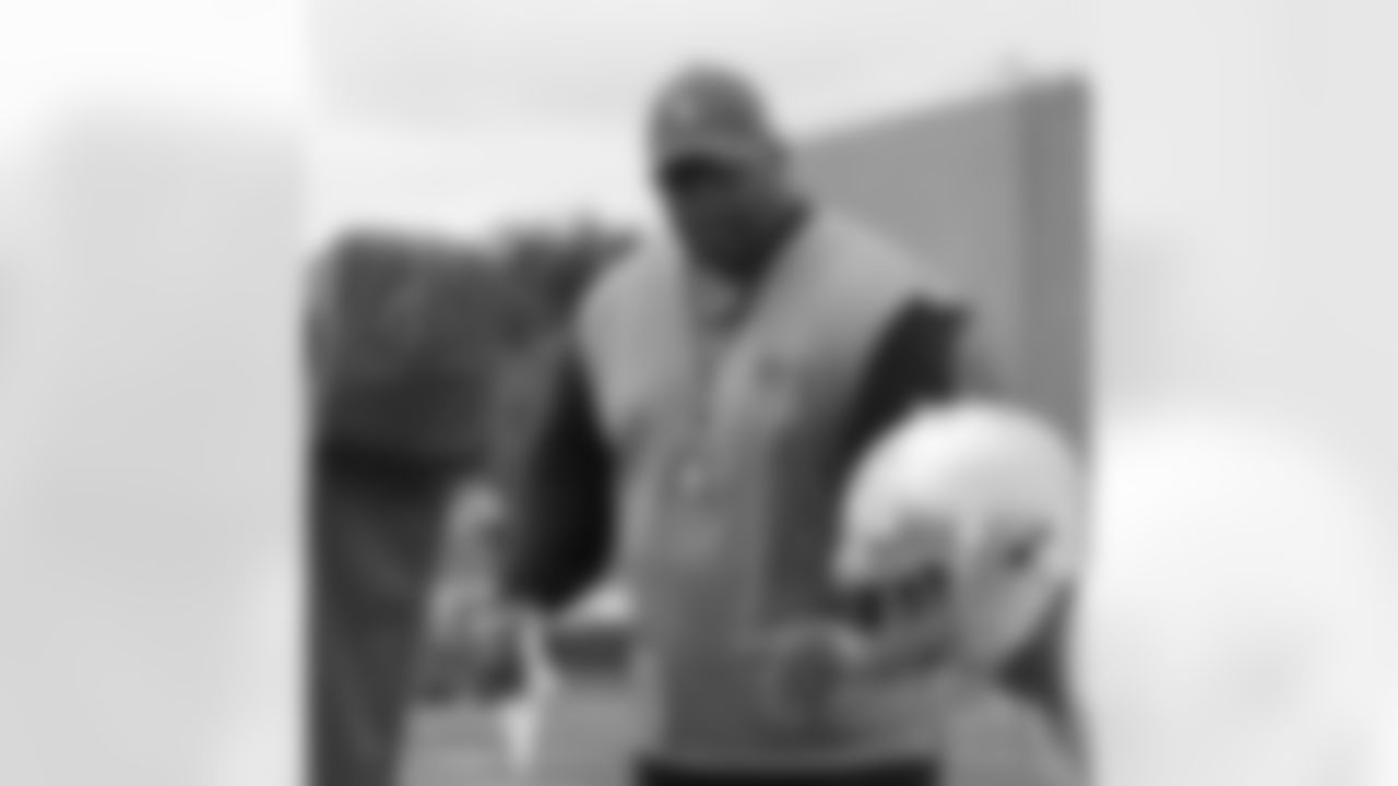 LB coach Vantz Singletary