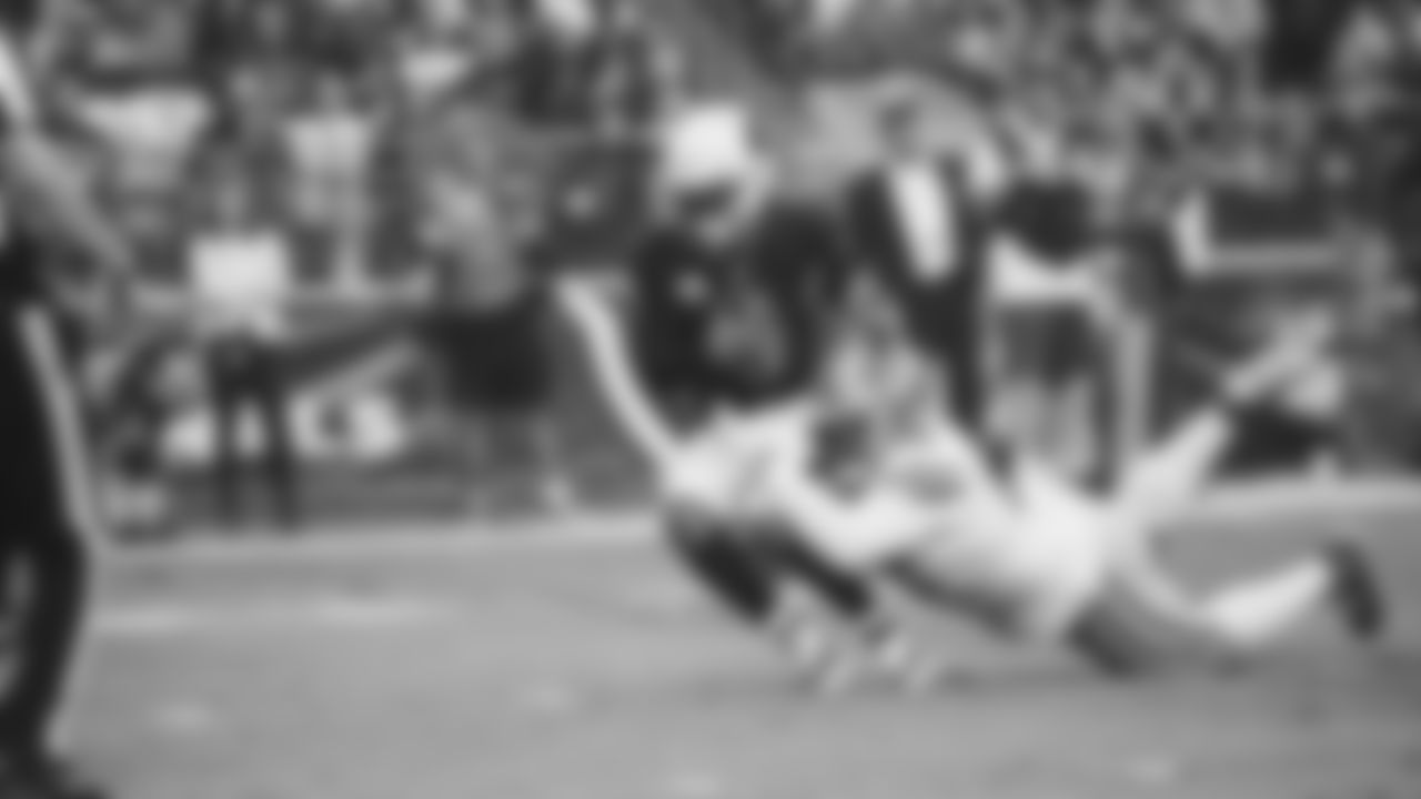 DL D.J. Jones