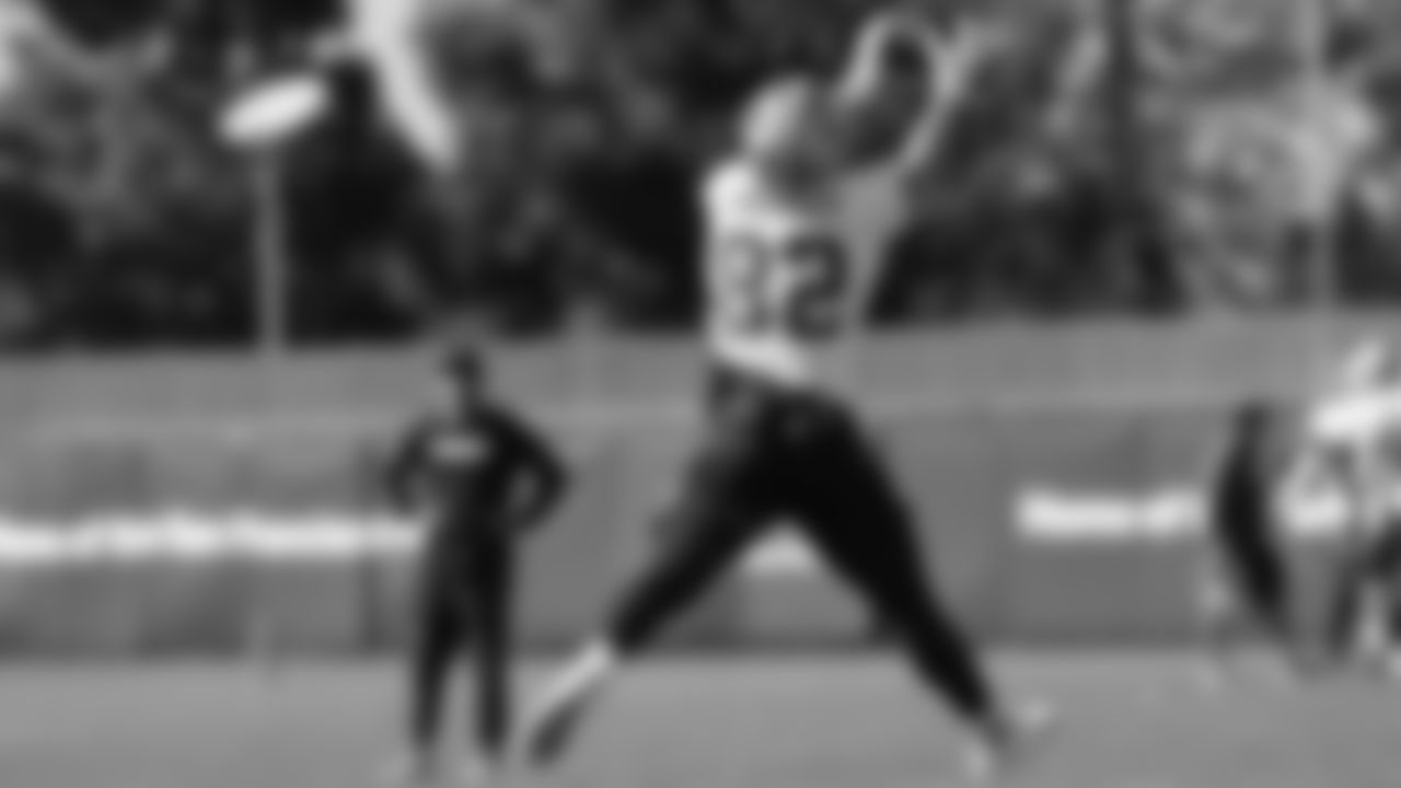 TE Ross Dwelley
