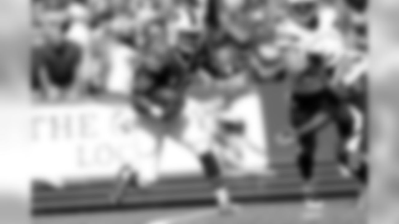 WR 10 Robert Woods