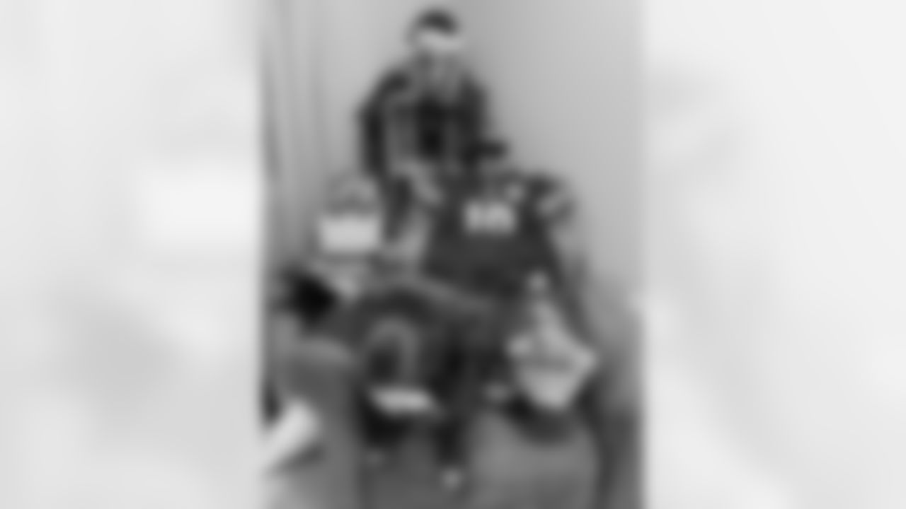 040122-WonofUS7-FB