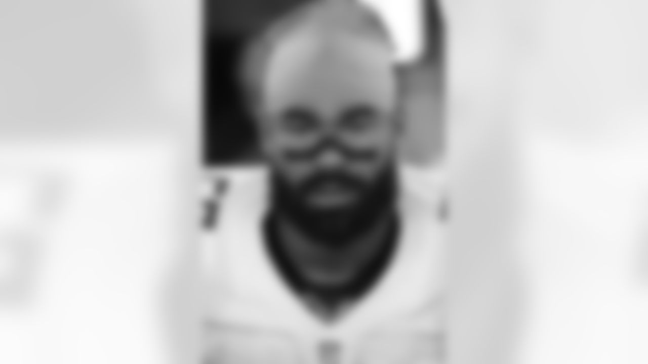 LB - Michael Wilhoite