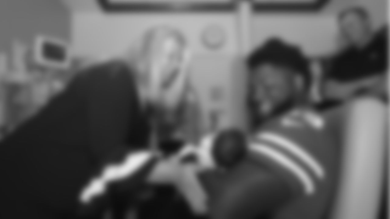 DL D.J. Jones
