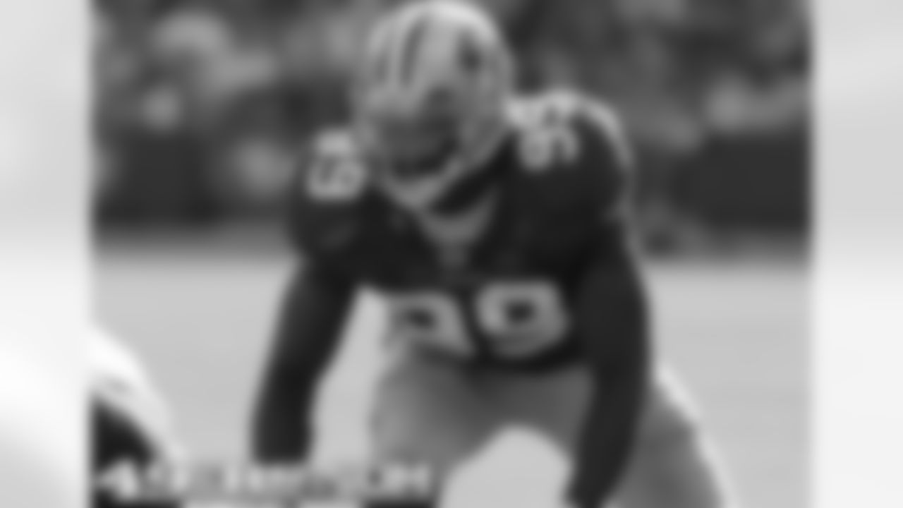 LB Manny Lawson