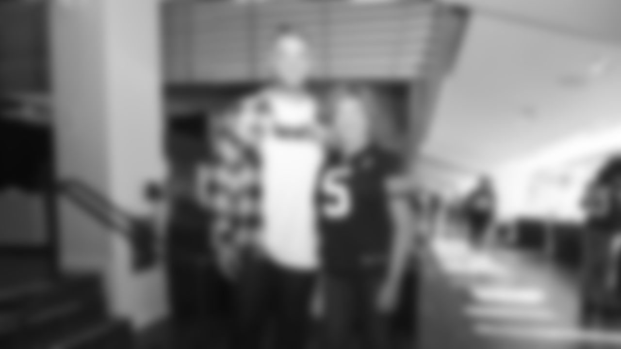 T Mike McGlinchey, Kathy