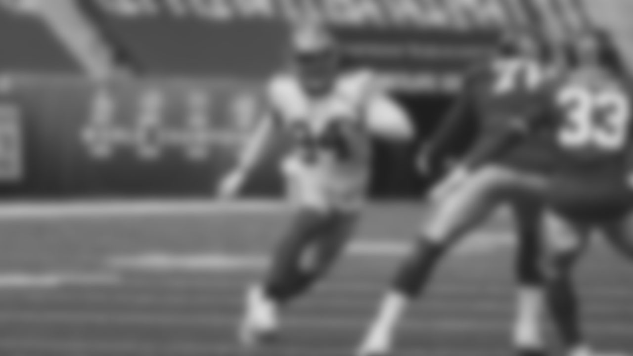 DE Ezekiel Ansah