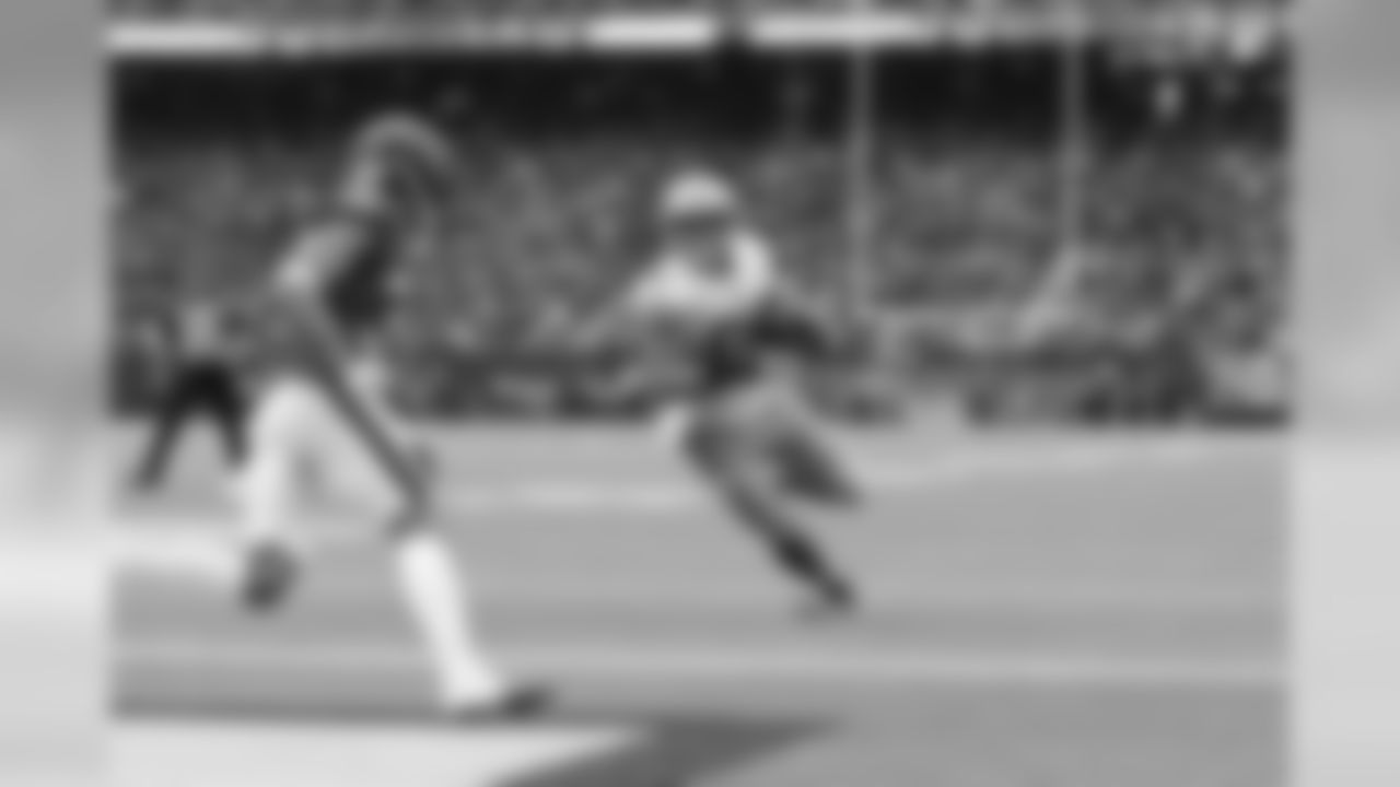TE Garrett Celek