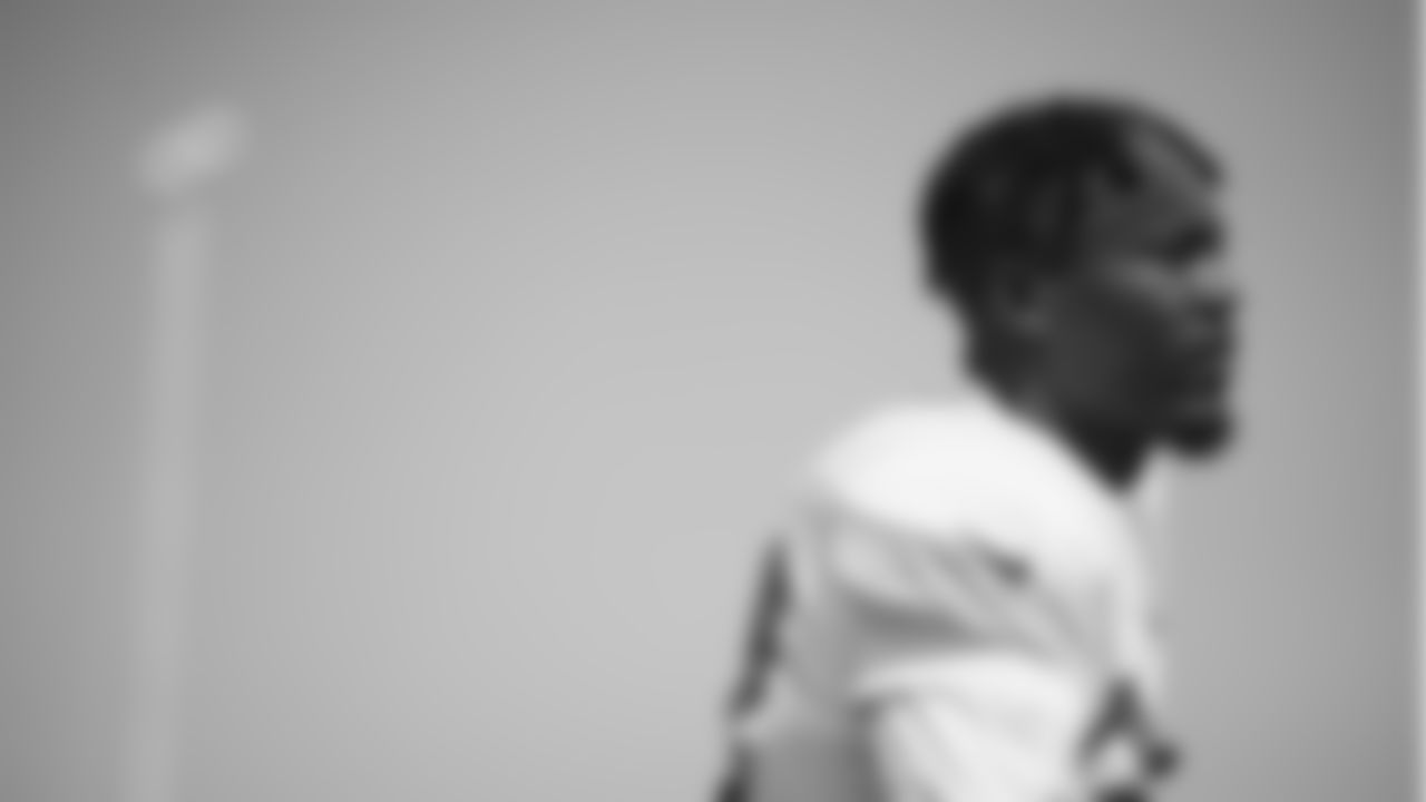 DB Tarvarius Moore