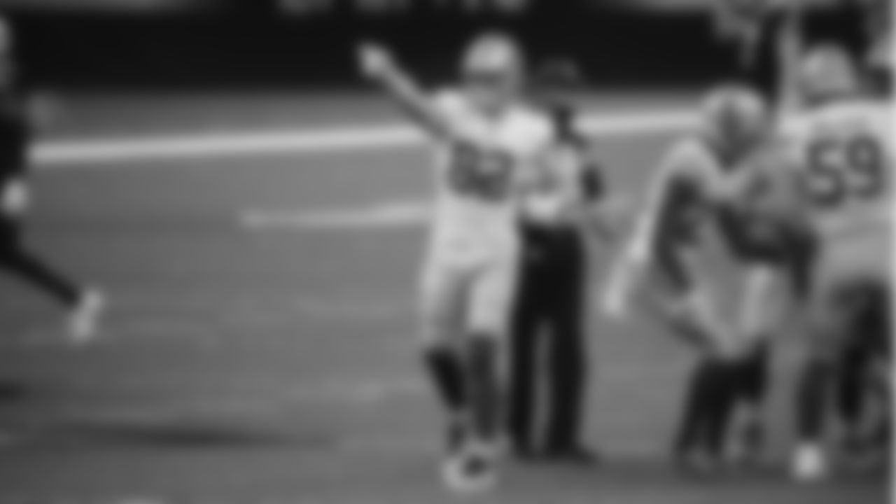 TE Ross Dwelley