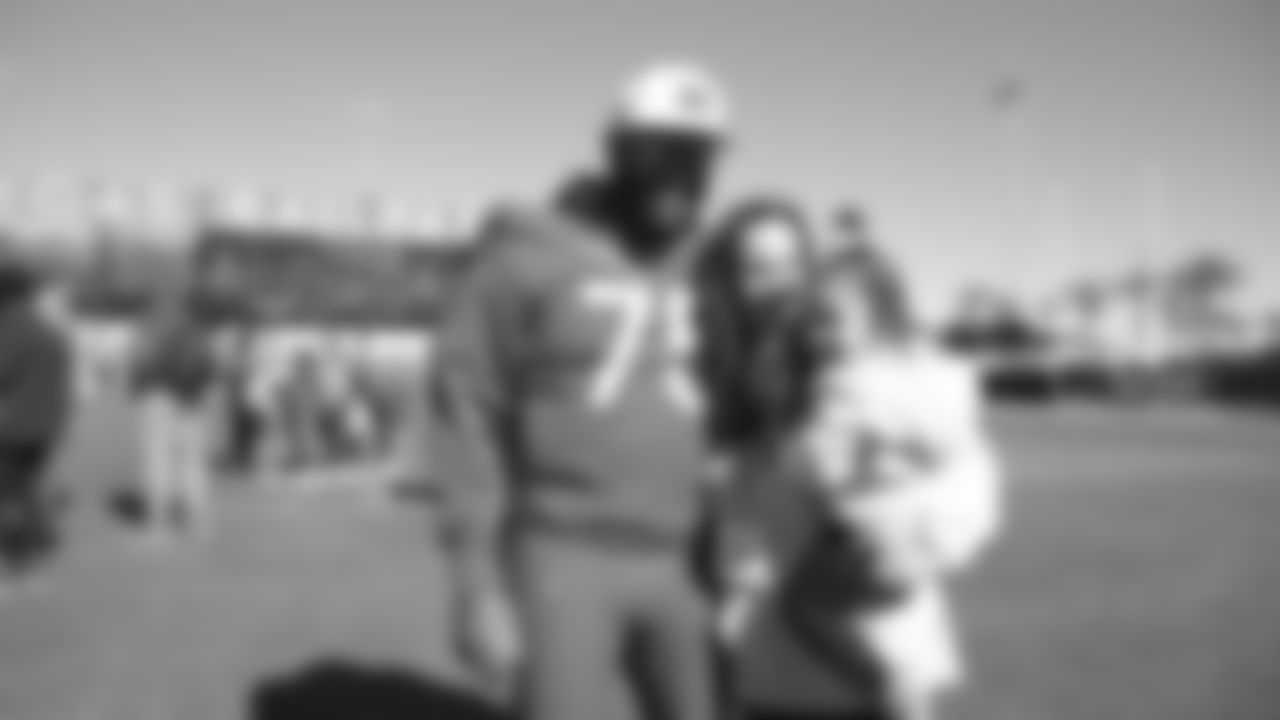 OL Laken Tomlinson