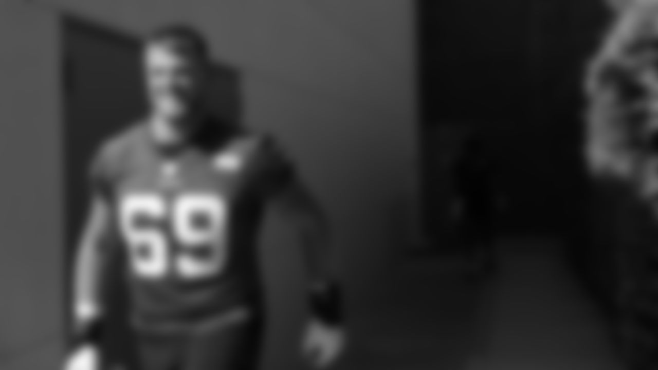 T Mike McGlinchey