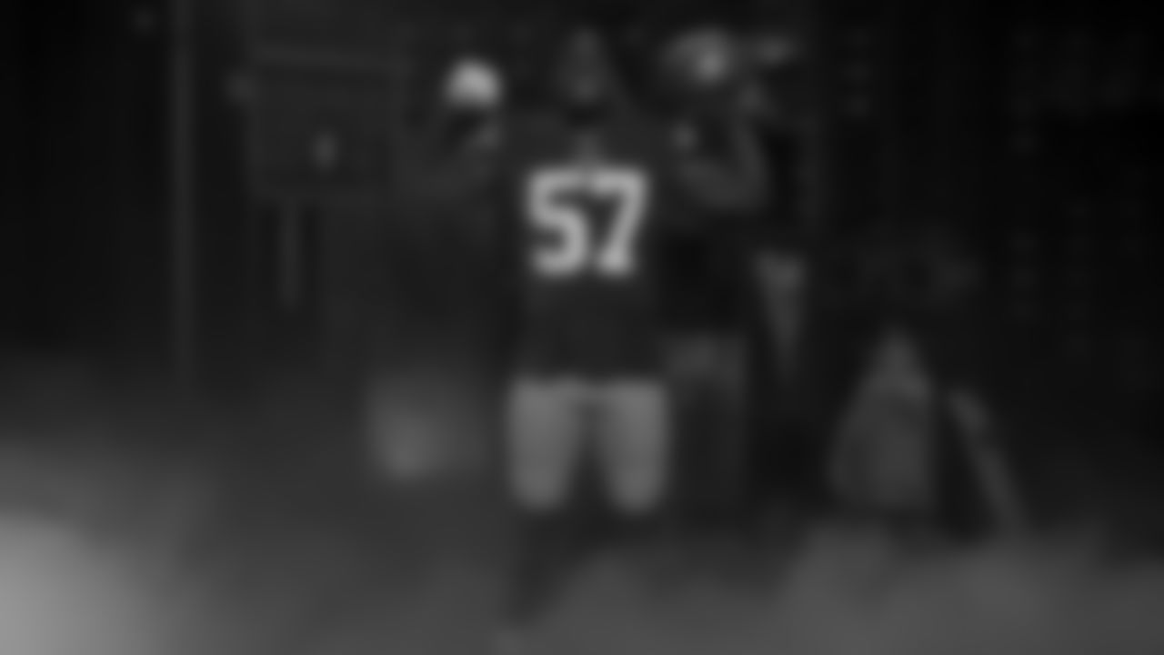 LB Dre Greenlaw