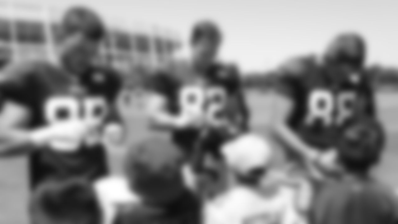 TE Charlie Woerner, TE Ross Dwelley, TE Troy Fumagalli