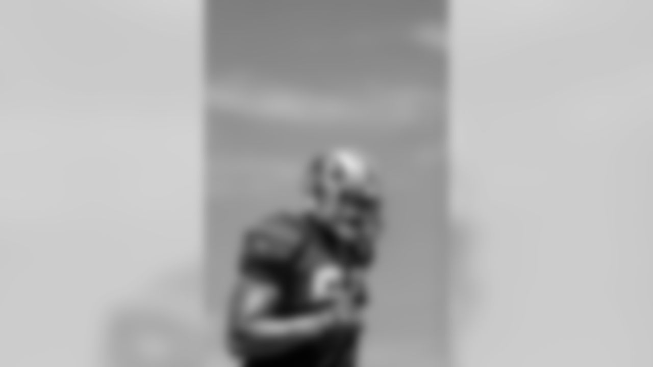 LB Aaron Lynch