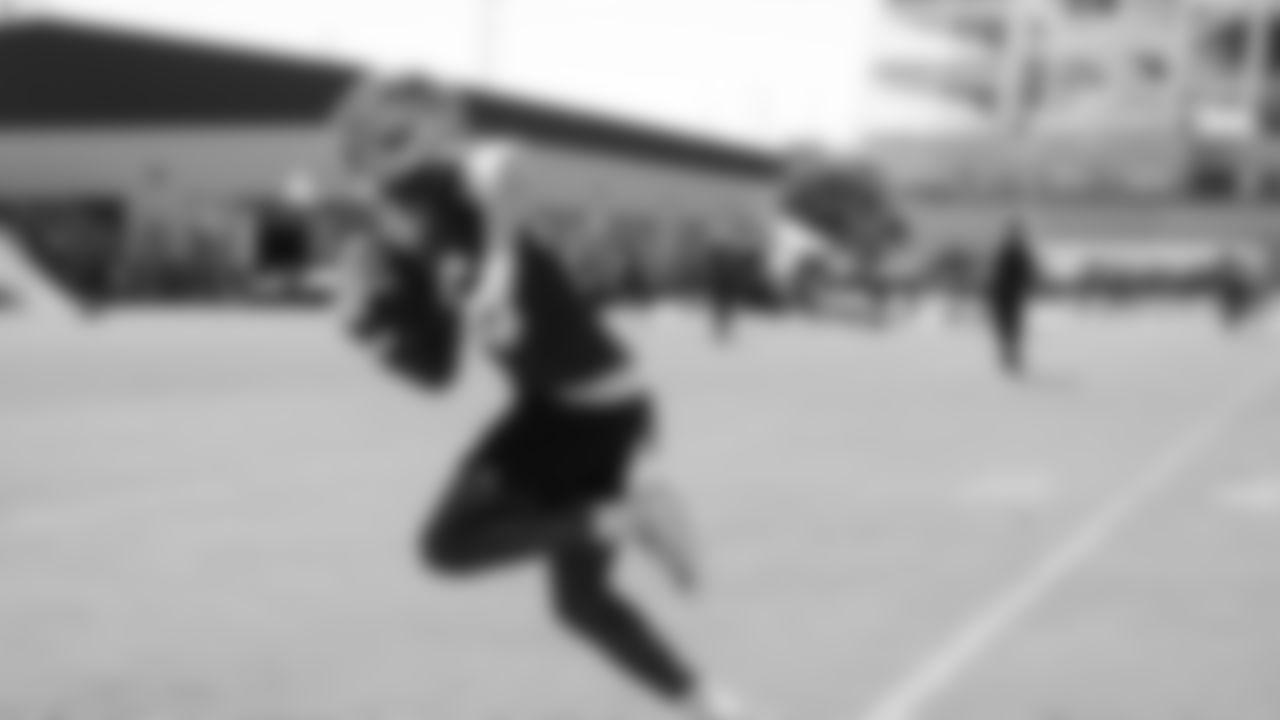 WR Tay Martin