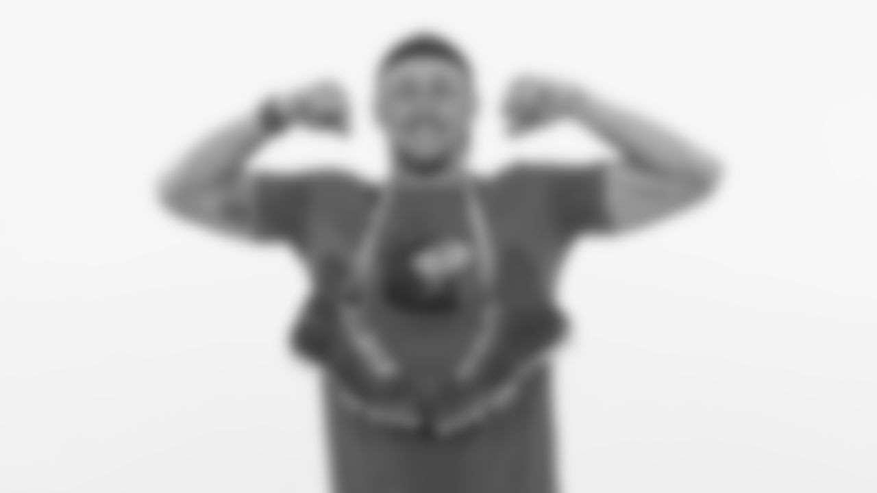 TE George Kittle
Military - Pat Tillman Foundation