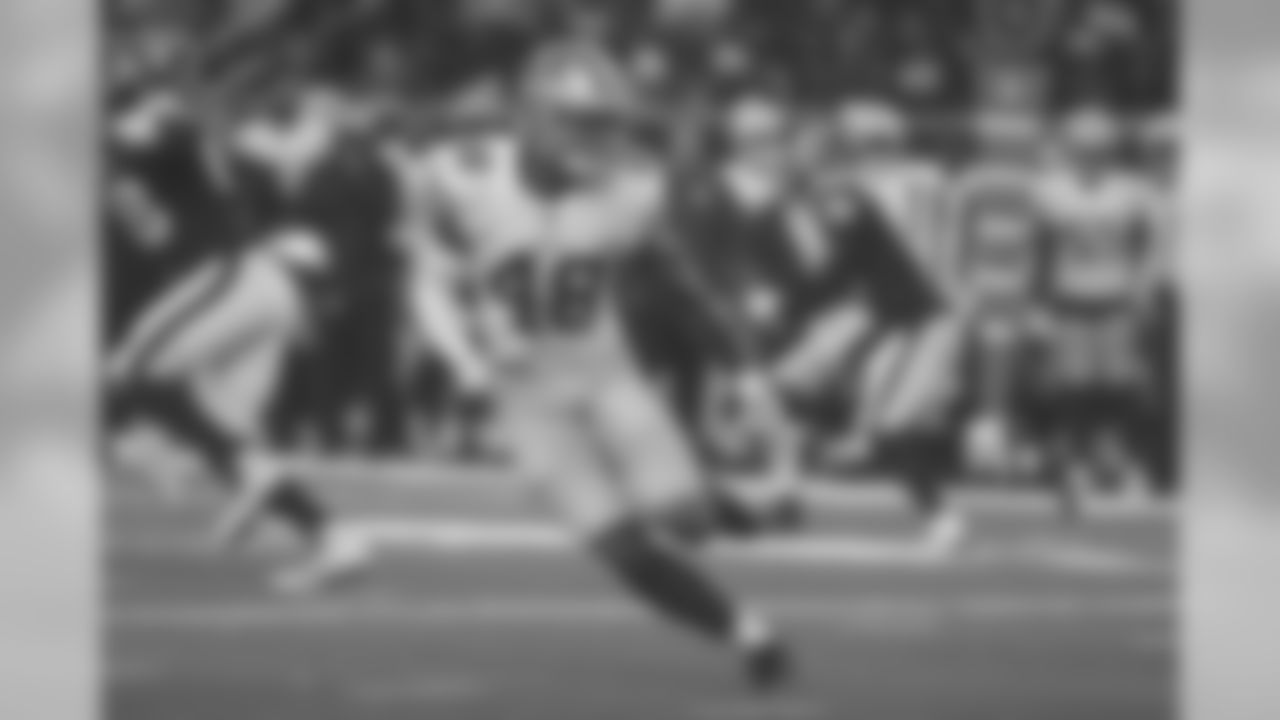 LB Fred Warner