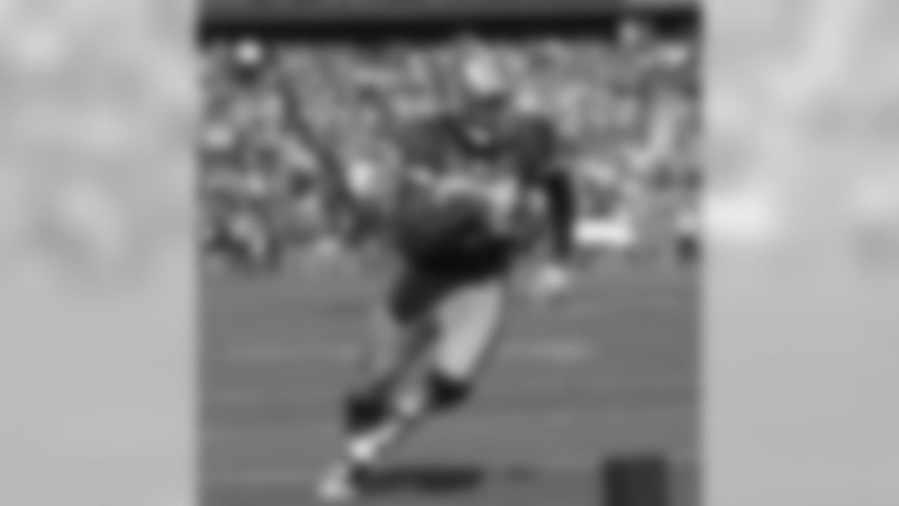 WR Josh Morgan catches a crossing route and runs up the field