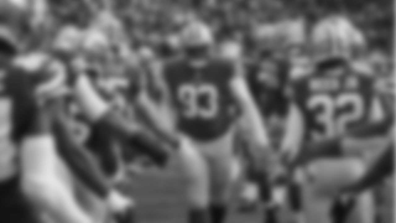 DL D.J. Jones