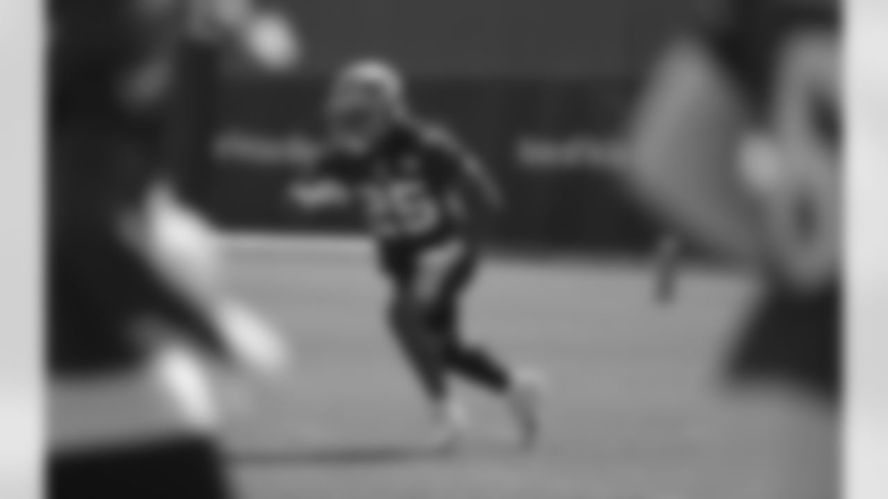 RB Elijah Mitchell