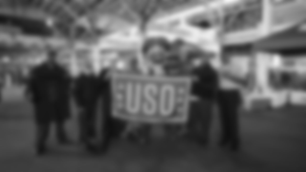 49ers Welcome Military Members to SF Fleet Week with USO NorCal