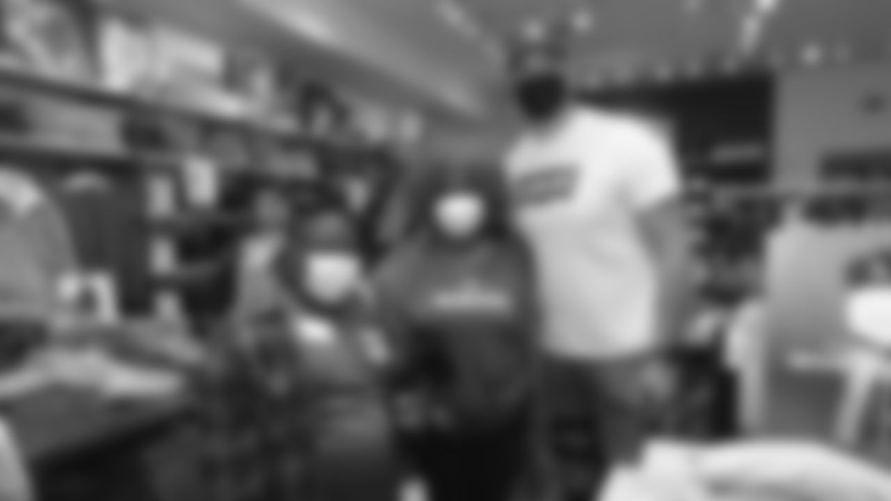 T Mike McGlinchey