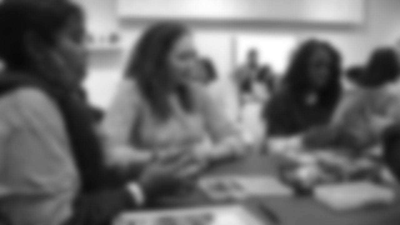 Armstead Welcomes Girl's Inc. to Levi's® Stadium to Discuss STEAM Careers