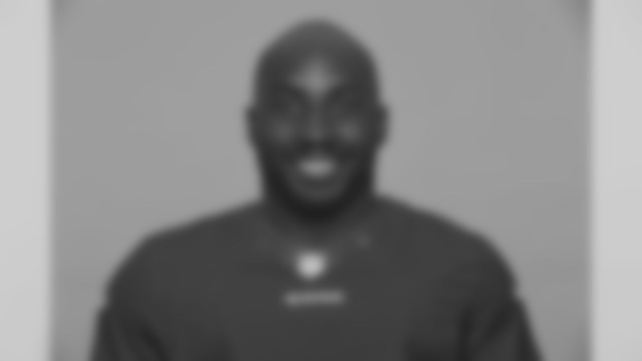 LB Elvis Dumervil