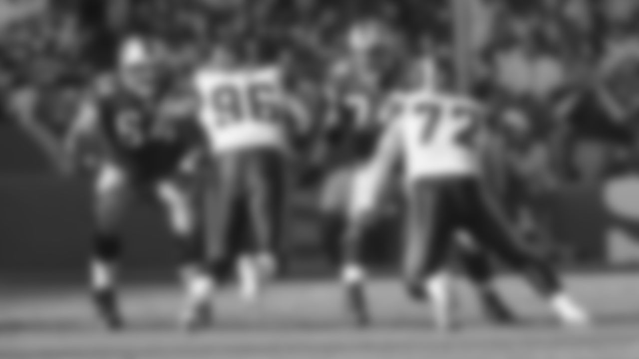 T Joe Staley