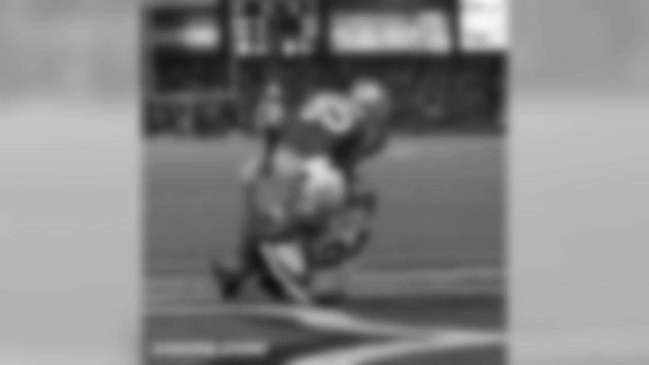 Davis scores his 11th touchdown of the season