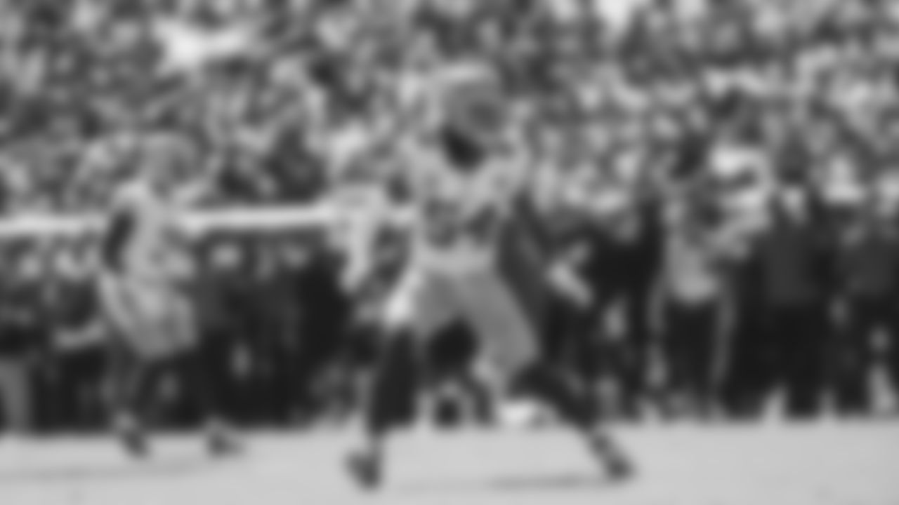 LB Fred Warner