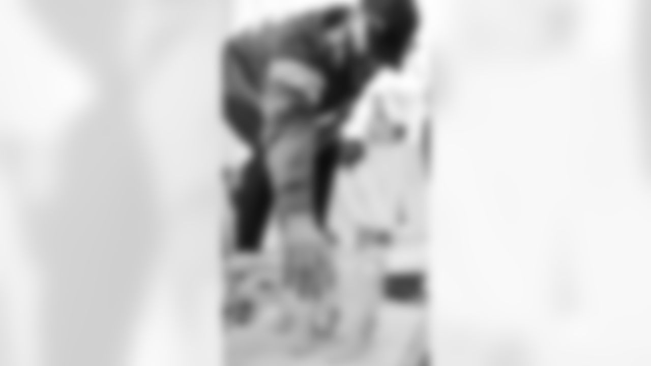 TE Ross Dwelley