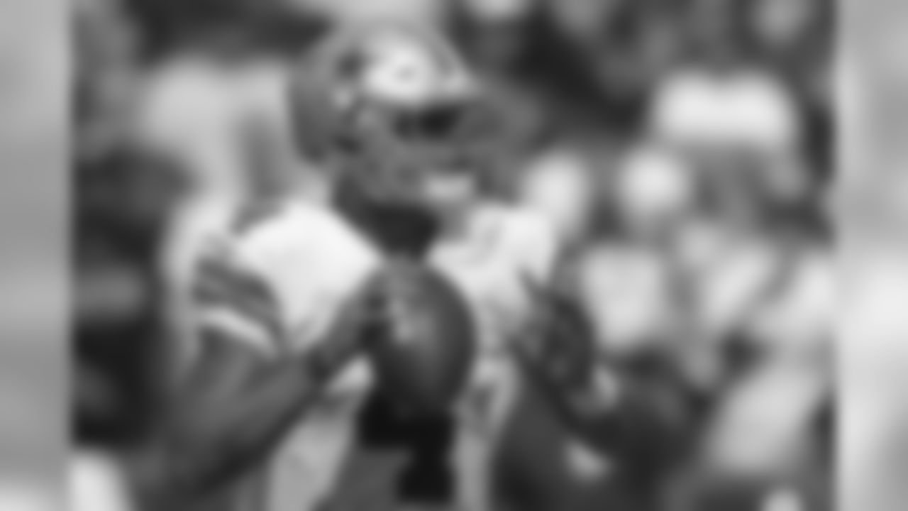 QB 4 Dak Prescott