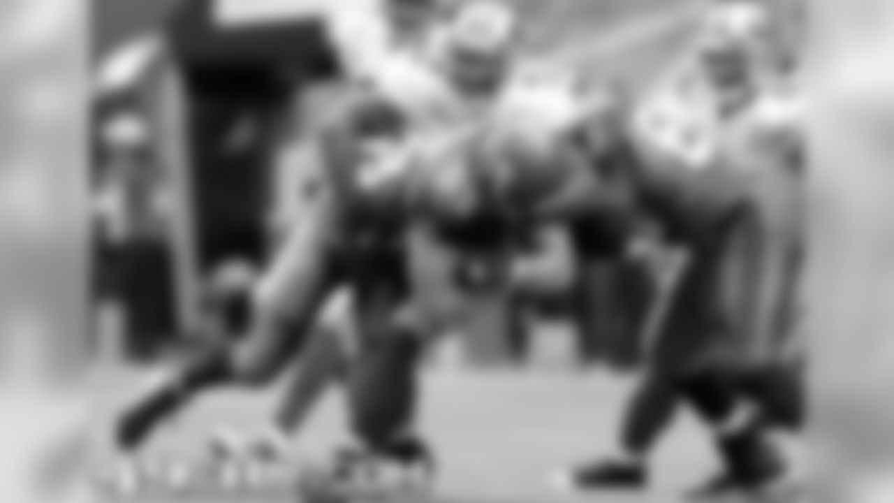LB Patrick Willis