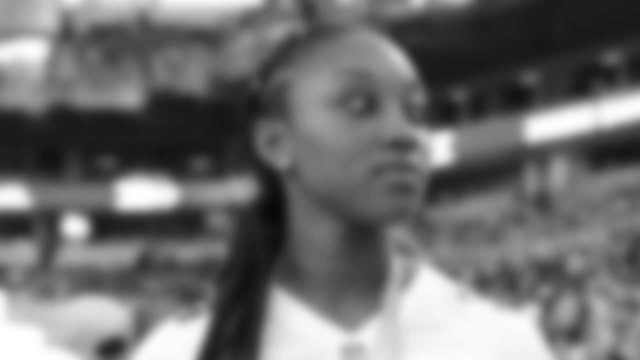 Pro Personnel Analyst Salli Clavelle