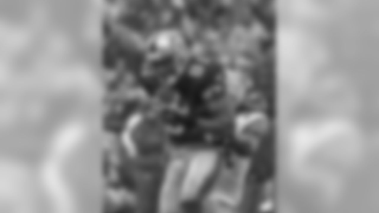 Terrell Owens during the Packers 20-14 win in Dec. 2002.